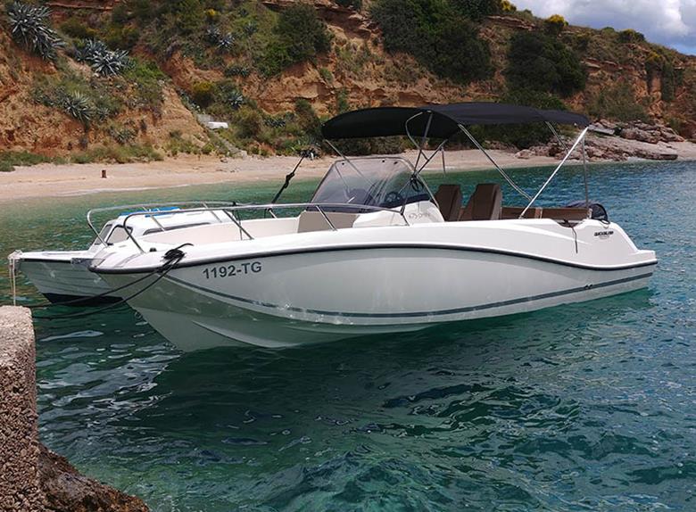 Privatni cjelodnevni izlet brodom na otoke Hvar, Brač i Šoltu iz Splita ili Trogira