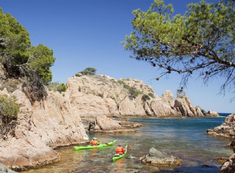 Hiking or Kayaking Tour in Costa Brava from Barcelona
