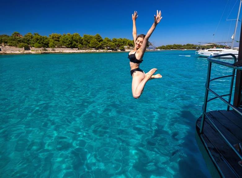 Full Day Tour to Blue Lagoon & Secret Underwater Museum
