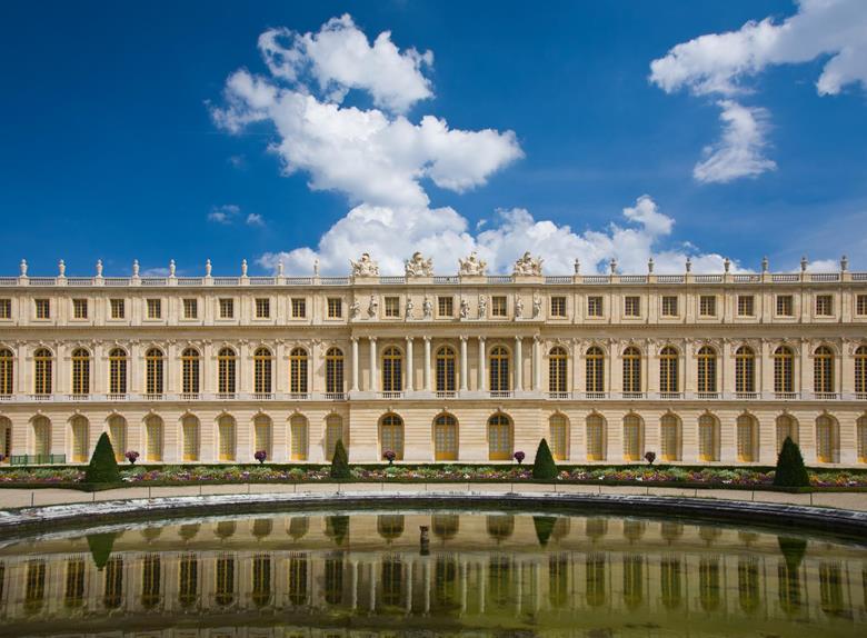 Versailles & Giverny with Guide from Paris