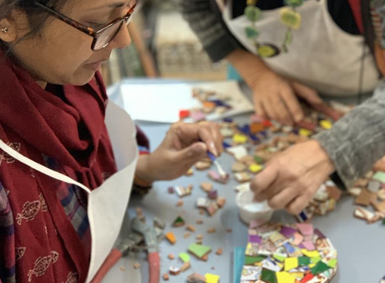 Visita guiada de Gaudí y taller de arte local en Barcelona