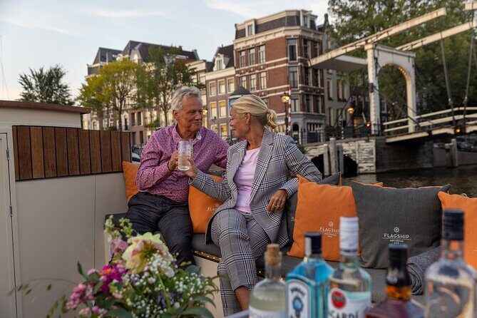 1-Hour Canal Cruise in the Evening - The Experience: An In-Depth Look