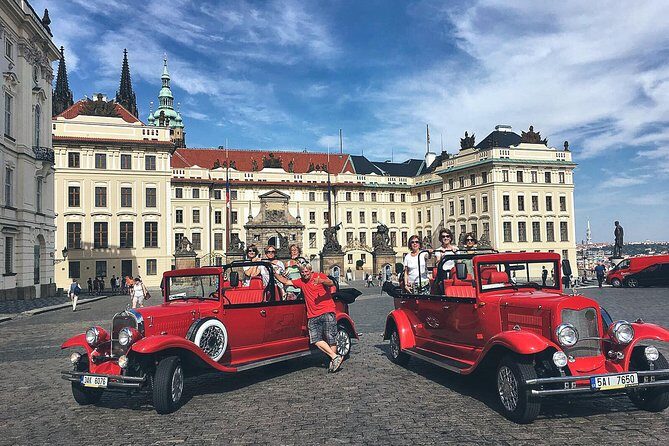 1,5 hour oldtimer convertible Prague sightseeing tour - Who is this tour best suited for?