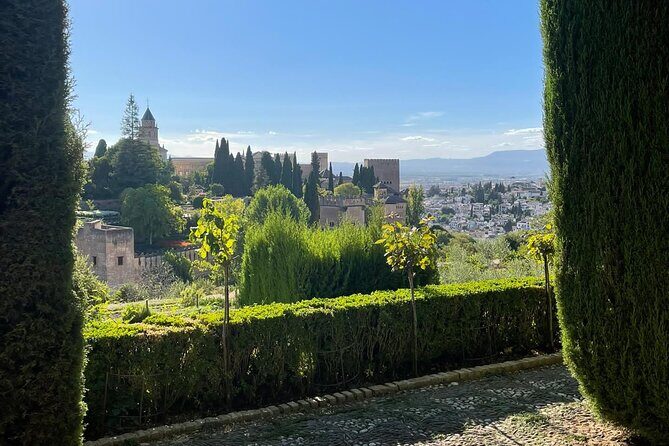 2-Hour Guided Tour of Alhambra Gardens and Alcazaba in Granada - A Closer Look at the Tour Experience