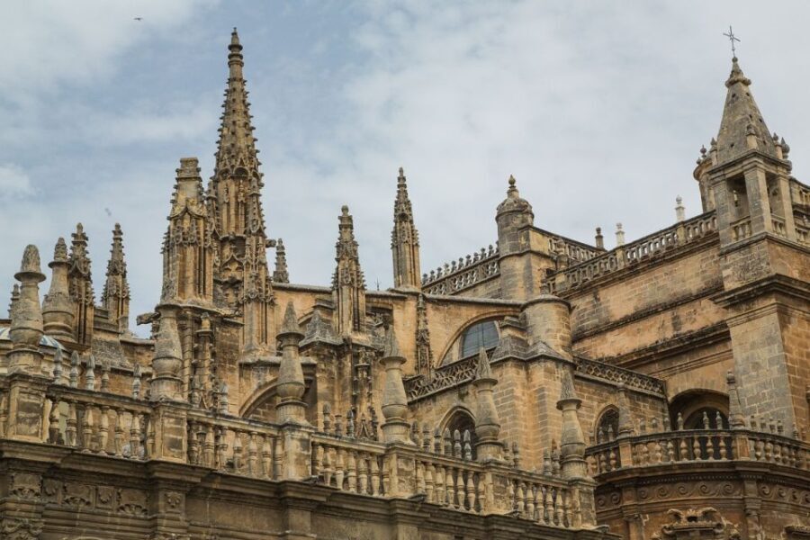 2-Hour Private Walking Tour in Alcazar of Seville - Exploring the Alcázar of Seville: An In-Depth Review