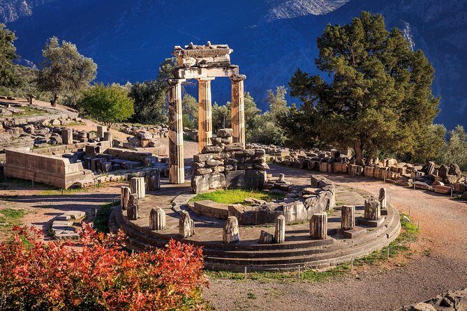 3-Day Tour: Mycenae, Epidaurus, Nafplio, Delphi, Meteora With 4* Hotel Included - Day 2: Delphi, Arachova, and the Spirit of Mythology