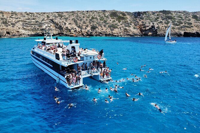 3 Hours Boat Party with 2 Live DJs in Mallorca - The Music and DJs