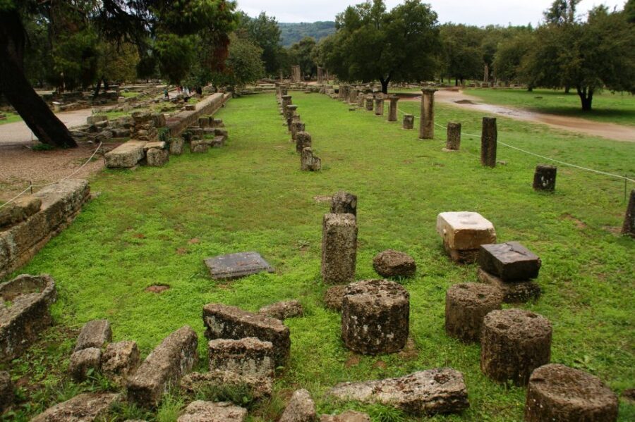 4-Day Tour of Mycenae, Epidaurus, Olympia, Delphi & Meteora - An In-Depth Look at the 4-Day Greece Tour