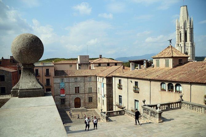 6 hours private tour of Girona: GAME OF THRONES from Barcelona with pick up - FAQ