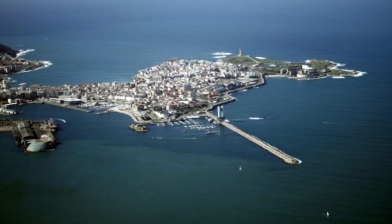 A Coruña: Private Walking Tour with Local Guide - Who Would Love This Tour?