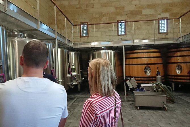 A day in Saint-Émilion and its Châteaux in a private tour (Van Luxe) - FAQs