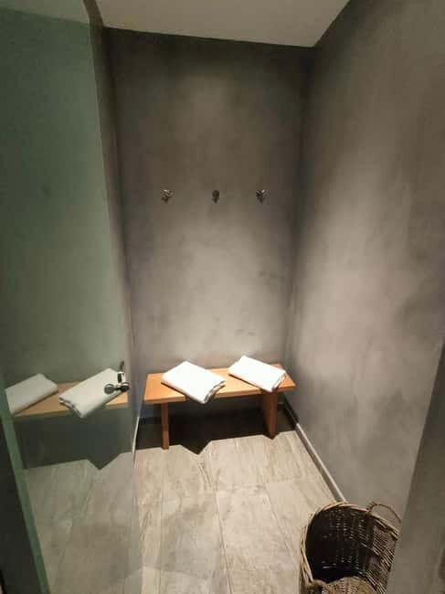 Akrotiri: Aromatherapy Couples Massage - What Sets This Spa Apart?