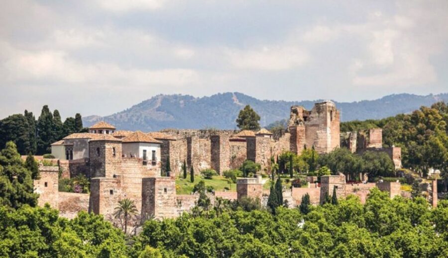 Alcazaba and Gibralfaro Private Tour. Skip The Line - The Itinerary: What to Expect
