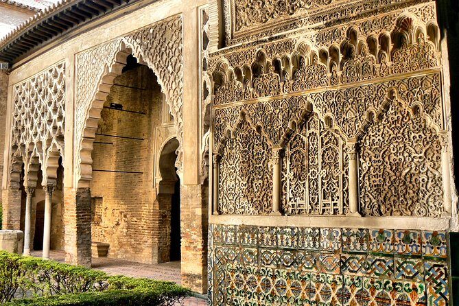 Alcazar and Cathedral of Seville Tour with Skip the Line Tickets - How the Tour Works and What to Expect