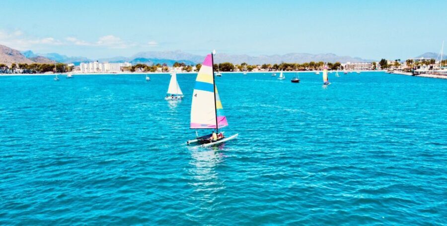 Alcudia: 1-Hour Catamaran Experience with Monitor for 2 - The Vessel: Hobie 16 Catamaran