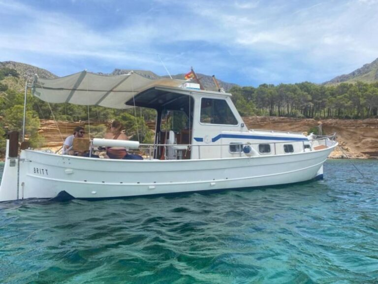 Alcudia: Private Sunset Boat Trip with Glass of Wine & Snack - A Detailed Look at the Alcudia Private Sunset Boat Trip