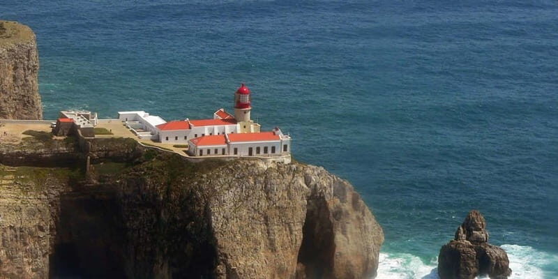 Algarve: Experience the Best of the West in German - A Closer Look at the Algarve: Experience the Best of the West