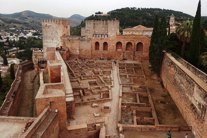Alhambra and Albaicin Private Day Trip from Malaga - Practical Details and What to Expect
