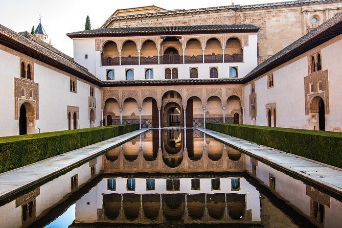 Alhambra and Nasrid Palaces: Private Tour through the Senses - What You Gain from This Tour