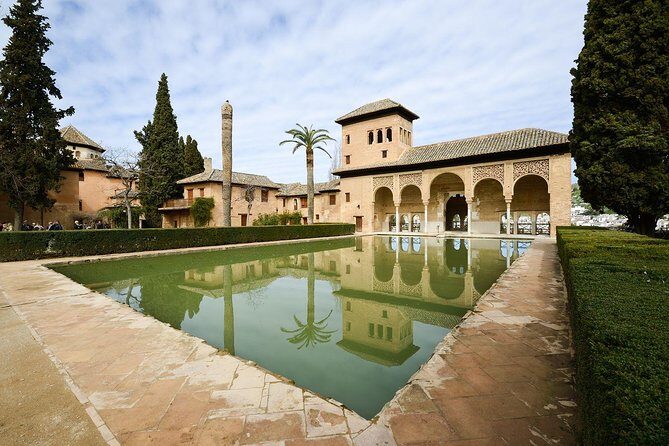 Alhambra, Generalife Gardens & optional Nasrid Palaces - Discover the Majestic Alhambra in Granada: A Balanced Review of the Guided Tour