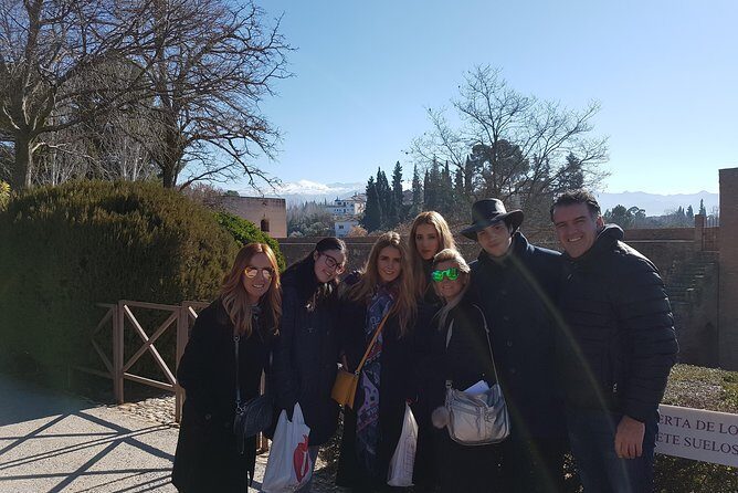 Alhambra Highlights Private Tour with Nazaries Palaces - What Makes This Tour Stand Out?