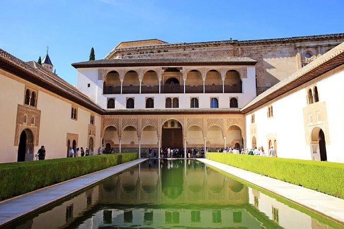Alhambra palace Private tour with private local guide and admission tickets - Exploring the Alhambra: A Detailed Breakdown