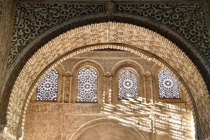 Alhambra Private Tour from Malaga: with transport and skip-the-line-tickets - Exploring the Itinerary: What You Can Expect from Each Stop