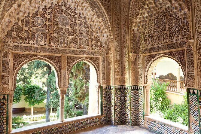 Alhambra Private Tour with a Historian (with Nasrid Palaces) - Who Will Love This Tour?