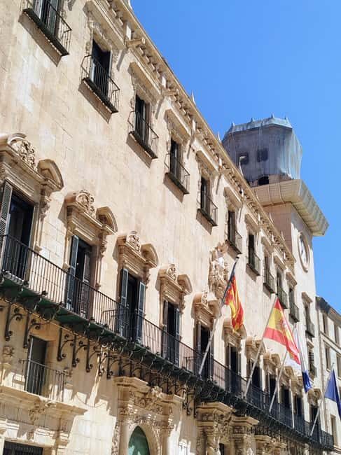 Alicante Essentials: 2-Hour Walking Tour with a Local Guide - Deep Dive into the Experience