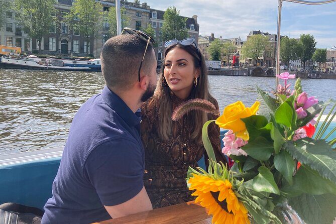 Amsterdam 90-min Private Canal Cruise with Live Guide and Drinks - Who Should Consider This Tour?