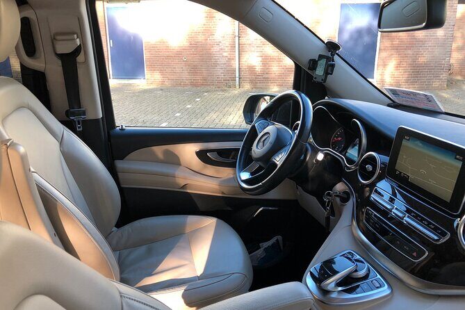 Amsterdam Airport Schiphol (AMS) Private Transfer to Amsterdam - FAQ