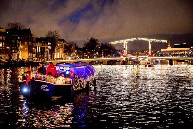 Amsterdam Canal Cruise With Live Guide and Unlimited Drinks - The Itinerary: A Scenic Ride with Varied Views