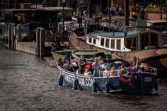 Amsterdam Canal Cruise with Live guide & Two drinks - Central St. - Frequently Asked Questions