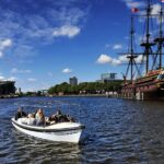 Amsterdam Essence in German: 90-minute waterway trip - Analyzing the Value and Experience