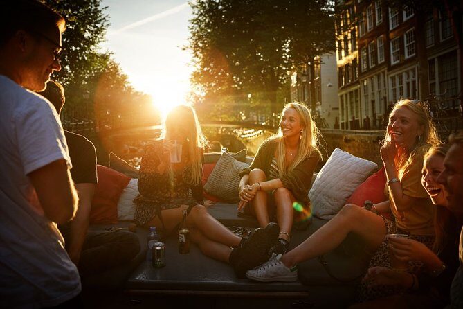 Amsterdam Evening Canal Cruise with Live Guide and Onboard Bar - What the Reviews Say