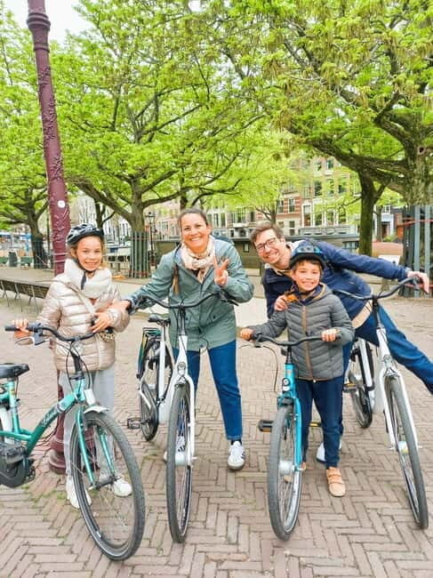 Amsterdam: Guided bike tour in French off the beaten track - Who Should Consider This Tour?