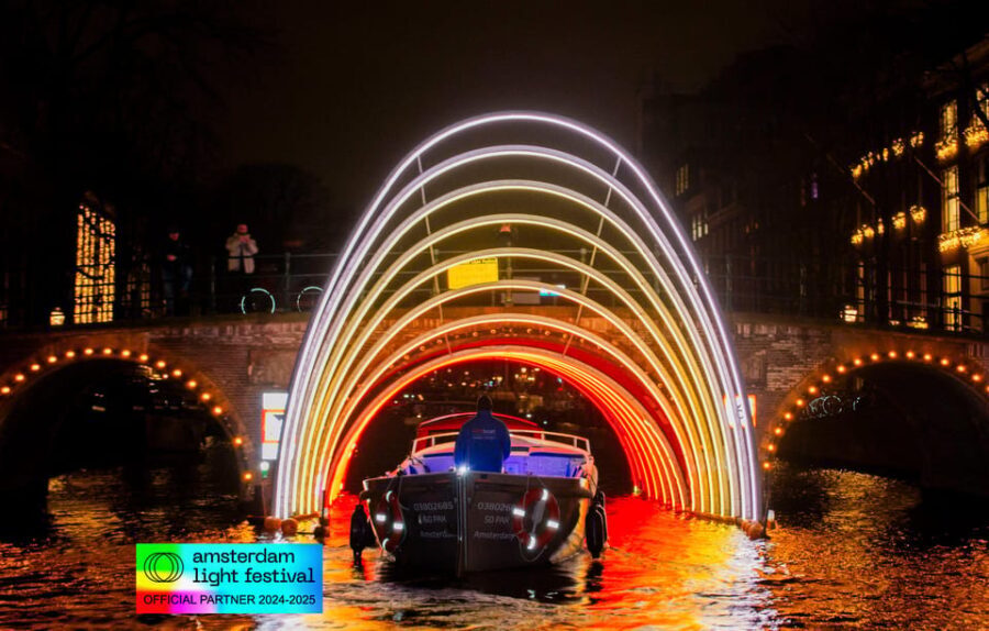 Amsterdam: Light Festival Boat Tour with Warm Drinks - The Itinerary and Highlights