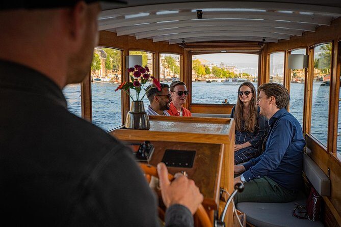 Amsterdam Light Festival Private Cruise With Welcome Drink - Who Will Love This Experience?