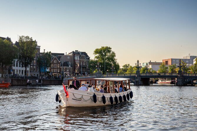 Amsterdam: Luxury Boat Cruise Unlimited Cocktails, Beers & Wines - Who Should Book This Tour?