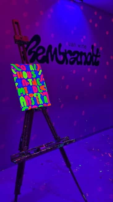 Amsterdam: Paint and Sip in the Dark at Rembrandt van Wine - Who It’s Best For