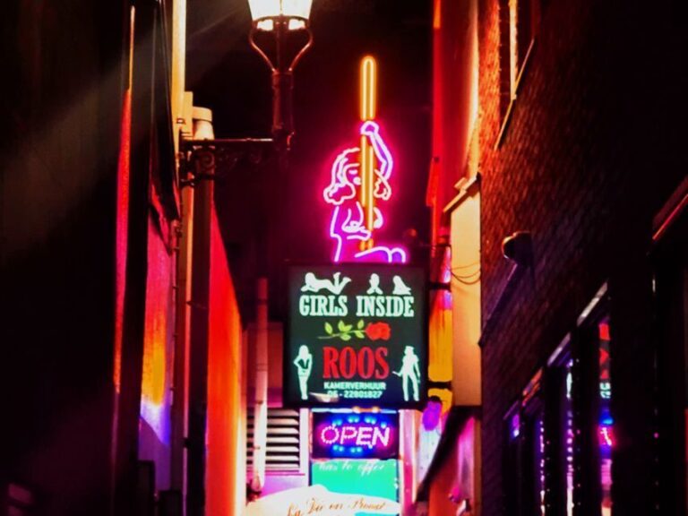 Amsterdam: Red Light District and Coffeeshop Culture Tour - The Experience: What You’ll Actually Get