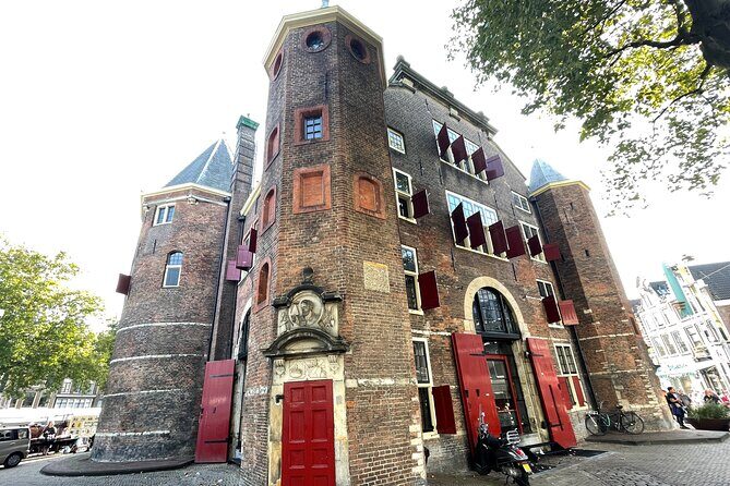 Amsterdam Red Light District: Serene and Other! - FAQs