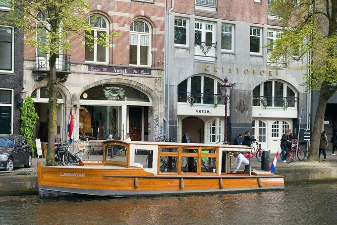 Amsterdam small-group canal cruise in 1920s saloon boat - The Experience in Detail