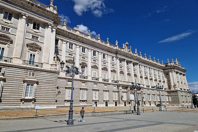Andalusian Urban Escape - An In-Depth Look at the Andalusian Urban Escape