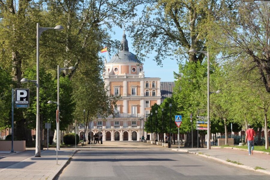 Aranjuez: City and Gardens Guided Walking Tour - Who Should Consider This Tour?