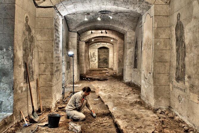 Archeological Crypt Visit with an Archeologist and River Cruise - Detailed Breakdown of the Experience