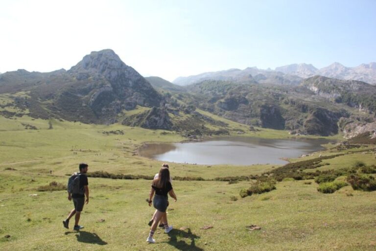 Arriondas: Covadonga Lakes Guided Tour - Discover the Covadonga Lakes Guided Tour from Arriondas