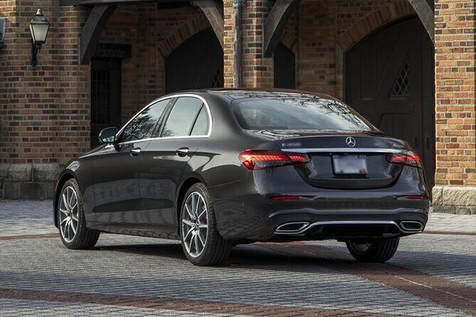 Arrival Private Transfer Seville Airport SVQ to Seville by Sedan - In-Depth Review: The Experience of a Private Seville Airport Transfer