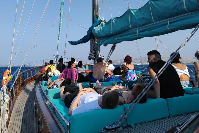 Athens cruise: Agistri, Moni/Metopi, Aegina with lunch & drinks - FAQs