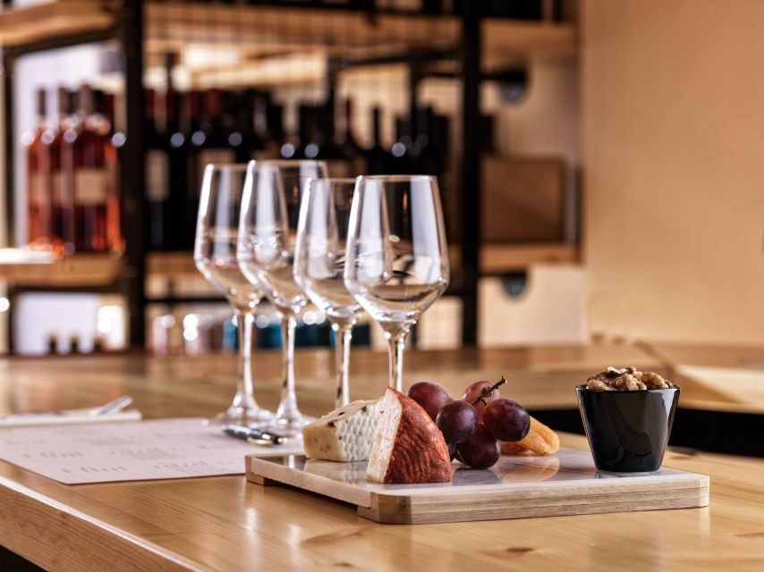 Athens: Mediterranean Gin Tasting Experience - The Experience in Detail
